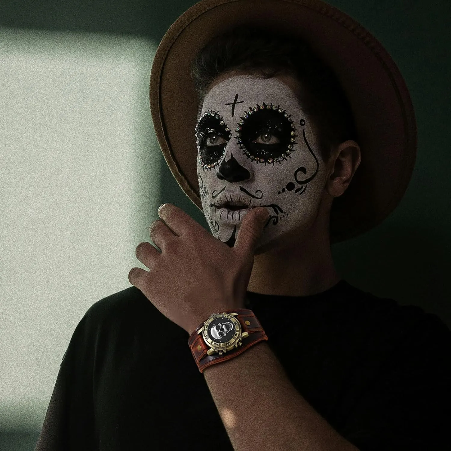 backhand rumor Isle scan contend Retro Bronze Skull Wide Band Quartz Cuff Watches for Men Avaner Vintage Punk Leather Watches: 
