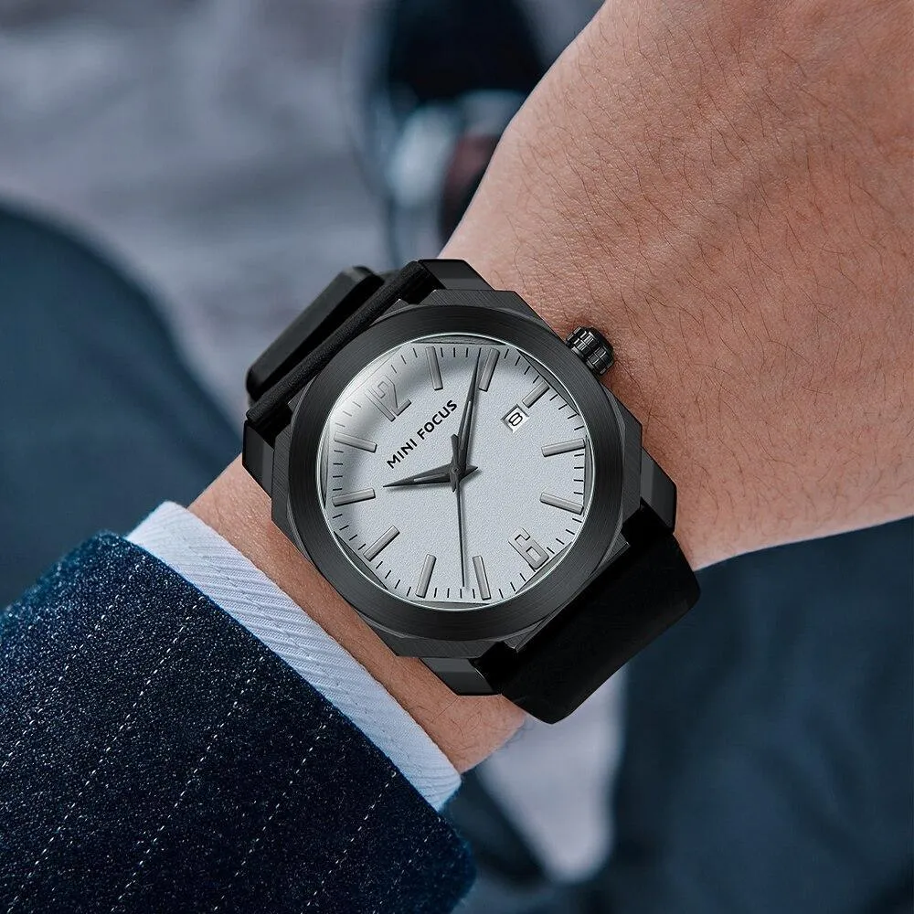Classic Sport Men's Watch Fashion Round Waterprof Quartz Wrist Watch Elegant Silicone Strap Stylish Design