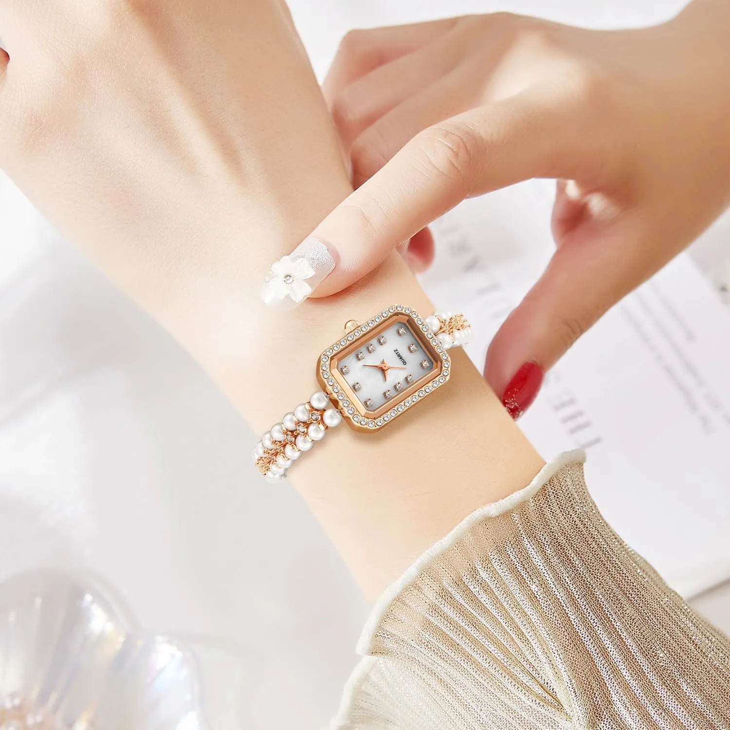 Luxury Watch for Women WristWatches Diamond Square vertical Small Dial Bracelet Watch Casual Quartz Watch Fashion Ladies Watch Reginald 