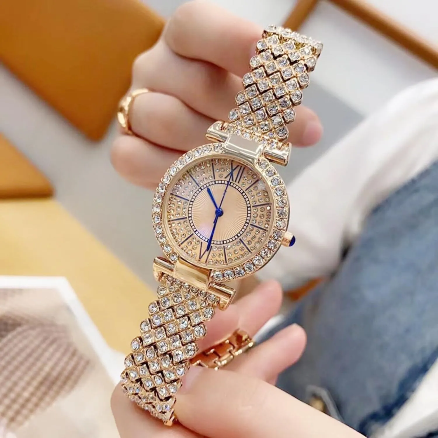 Shiny workmanship spark seepage limy Zircon Bracelet Watch Fashion Casual Quartz Watch Luxury Women's Wrist Watch, Stylish and Elegant Women's Watch, 